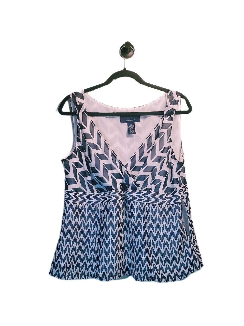 JONES WEAR Sleeveless V-neck Blouse Geometric Print Black White Size 14 EUC
